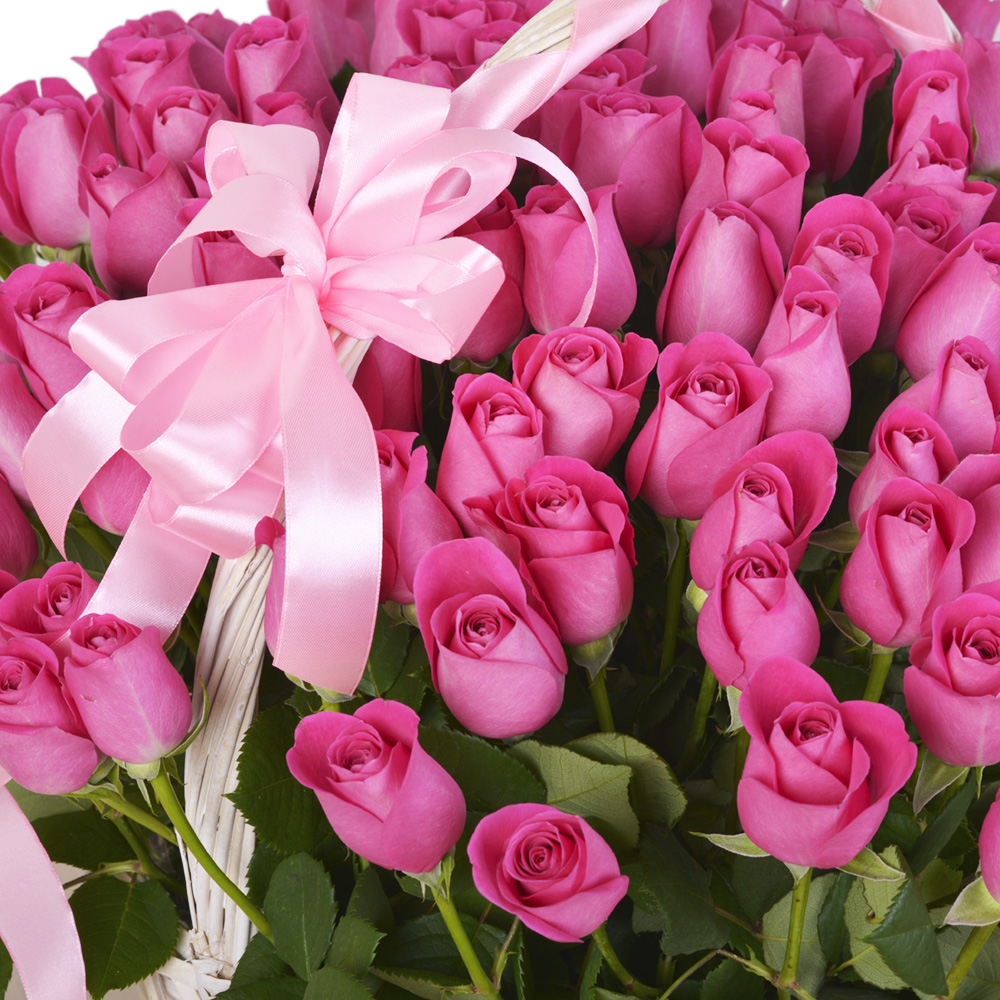 101 розовая роза в корзине