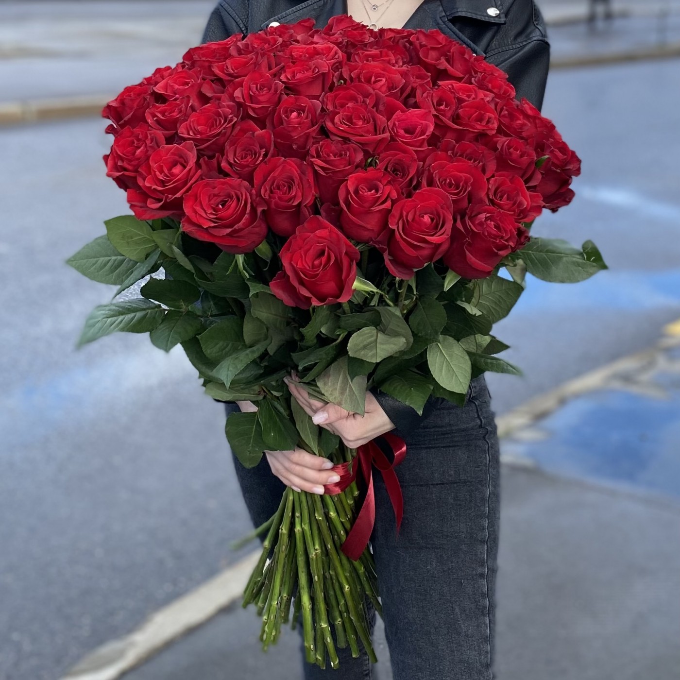 51 красная роза Premium 80 см