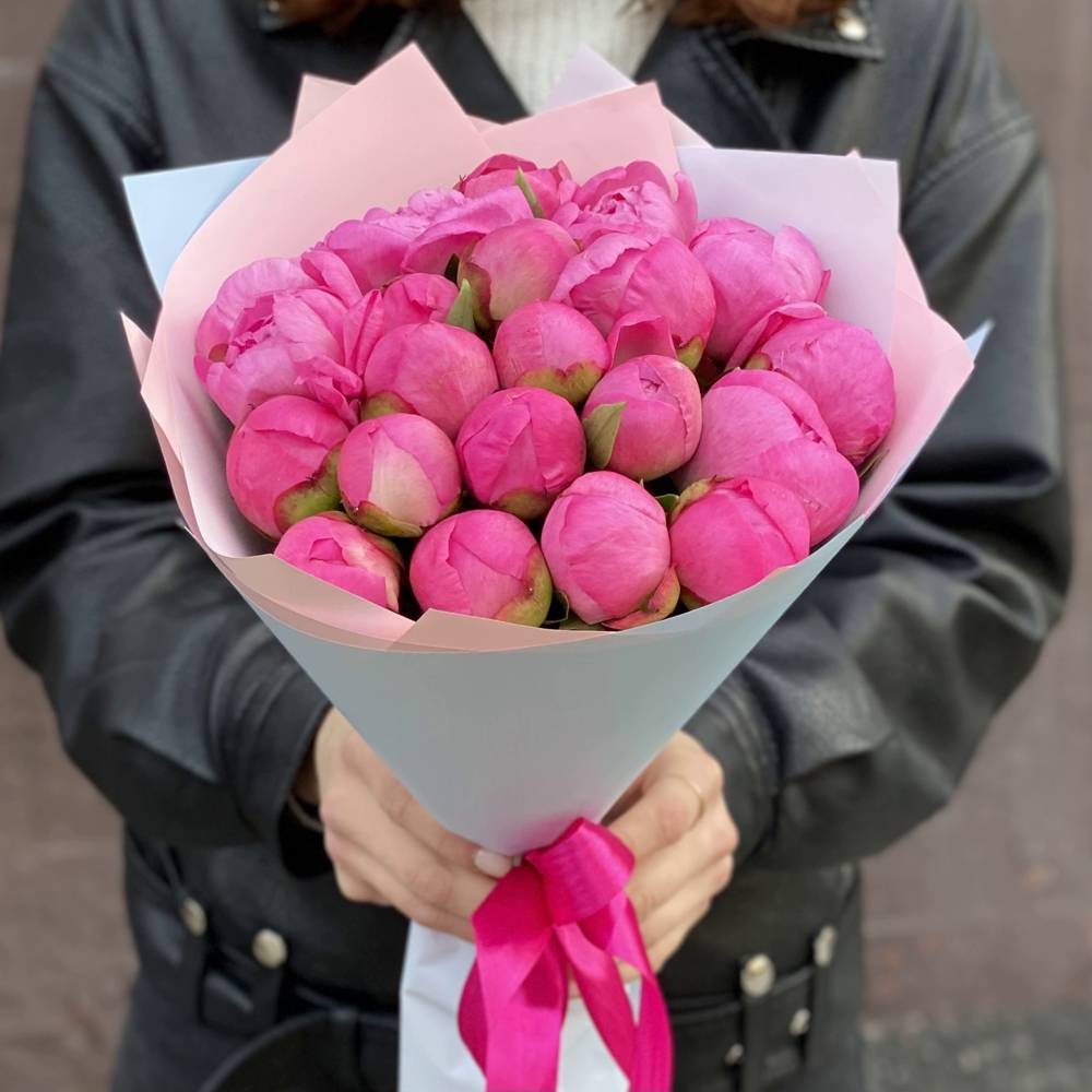 Букет из 21 розового пиона