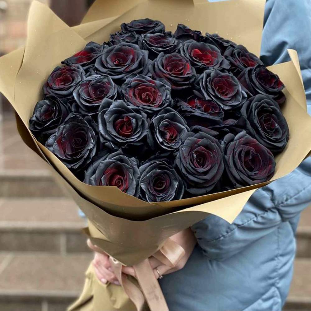 Букет из 25 чёрных роз