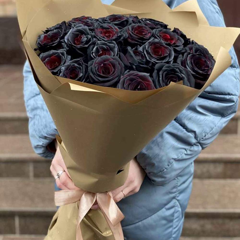 Букет из 25 чёрных роз