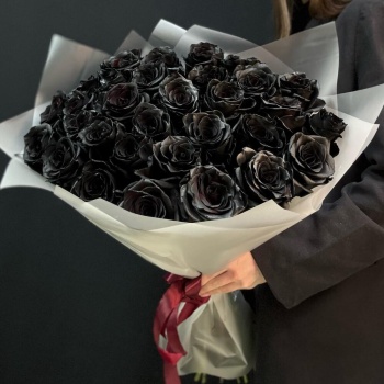 Букет из 31 чёрной розы
