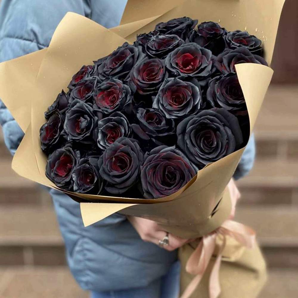 Букет из 25 чёрных роз