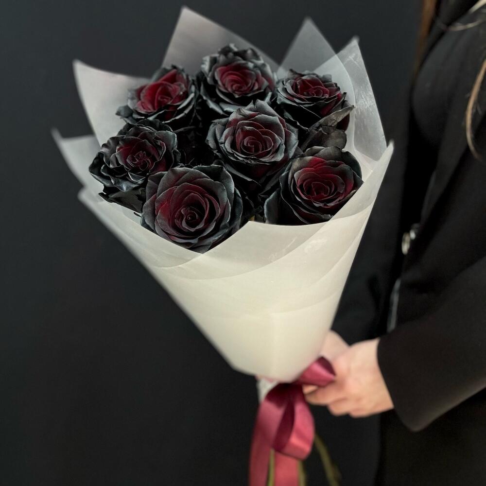 Букет из 7 чёрных роз