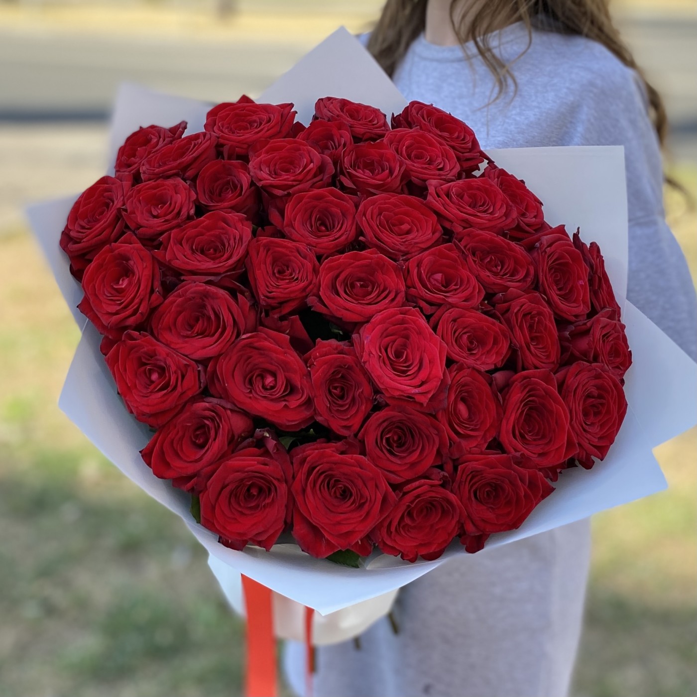 35 красных роз 50 см