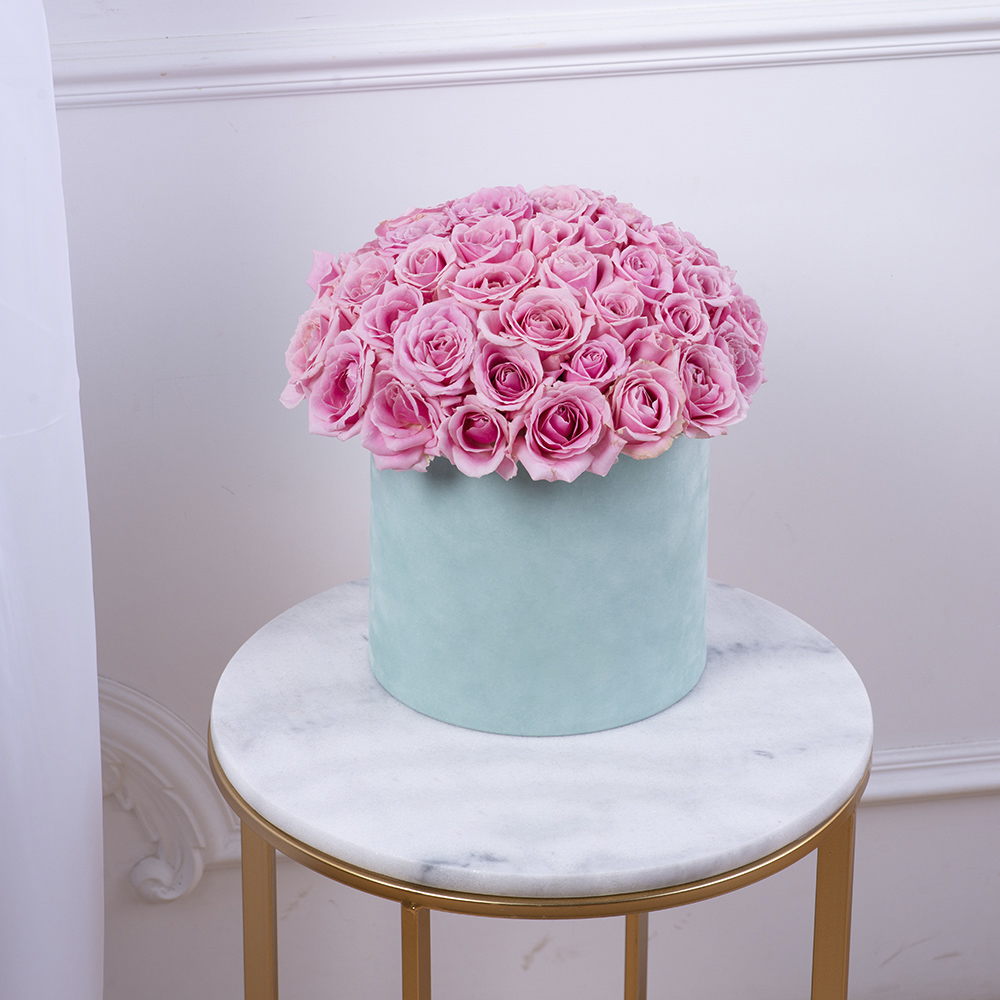 Букет из 51 розовой розы premium в бархатной шляпной коробке