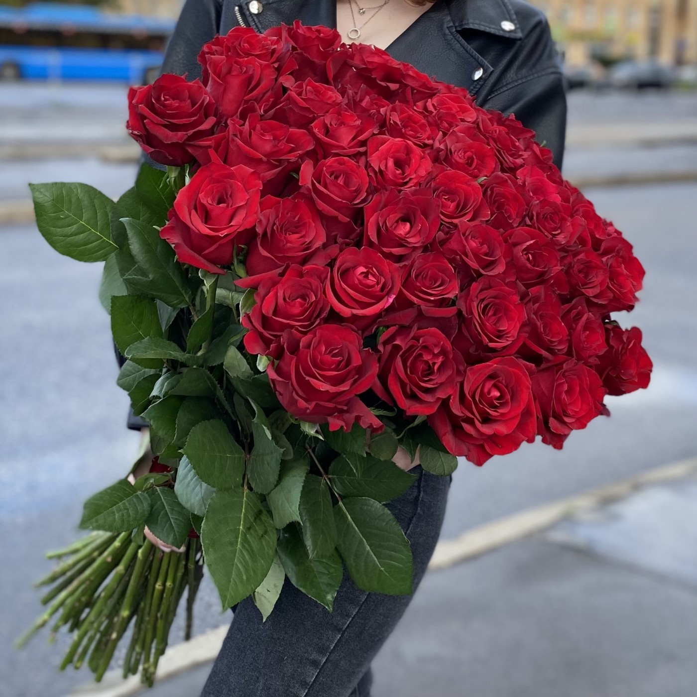 51 красная роза Premium 80 см