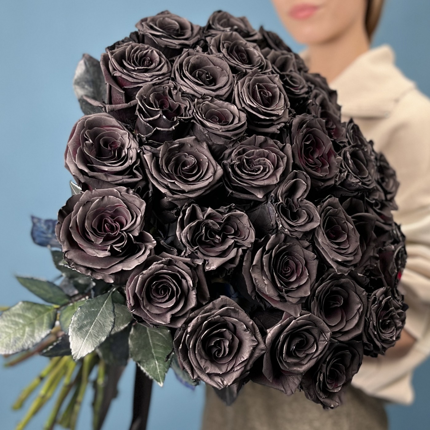 Букет из 35 чёрных роз