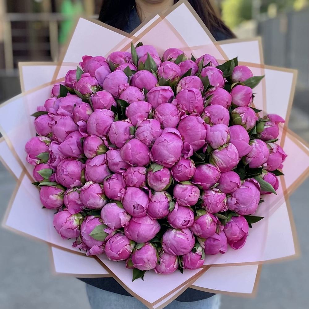 Букет из 101 розового пиона