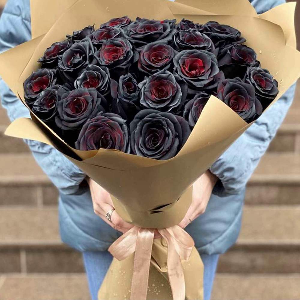 Букет из 25 чёрных роз