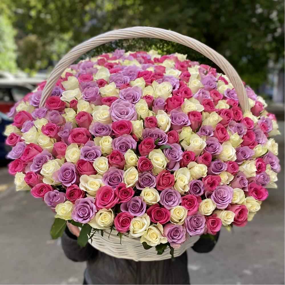 301 роза нежный Микс в корзине